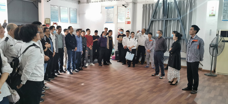 组织学院前往救生筏站进行现场实操教学_副本.jpg